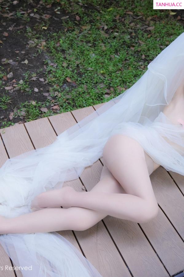   [XiuRen]高清写真图 2024.09.03 No.9105 妙可可Cheese 美腿性感第38张图片